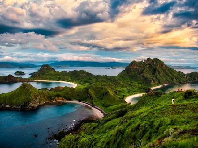 Tempat Wisata di Rote. Foto hanyalah ilustrasi, bukan tempat sebenarnya. Sumber:unsplash/Fajruddin Mudzakkir.