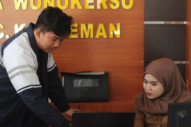 Pelaksanaan Pelatihan Canva Kepada Perangkat Desa