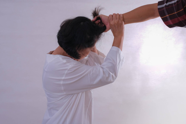 Ilustrasi KDRT. Foto: Shutterstock