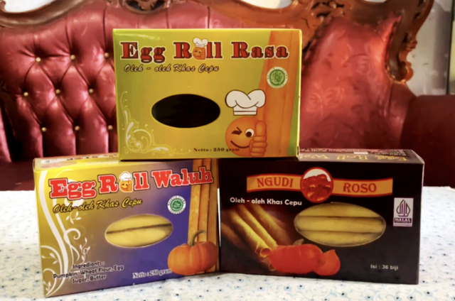 Produk Egg Roll Waluh khas Kelurahan Ngroto (Sumber: dokumentasi pribadi)