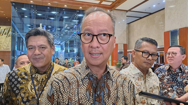 Menteri Perindustrian Agus Gumiwang Kartasasmita usai rapat bersama komisi VII DPR, Senin (26/8/2024). Foto: Ghifari/kumparan