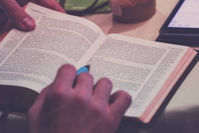 Ilustrasi Tanggung Jawab Dipisah atau Digabung. Foto: dok. Unsplash/Rod Long