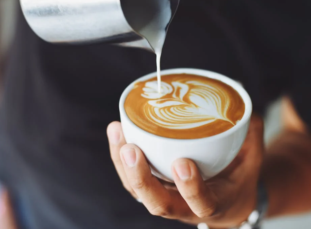 tempat ngopi di rungkut. Foto hanyalah ilustrasi, bukan tempat yang sebenarnya. Sumber: Pexels/Chevanon Photography