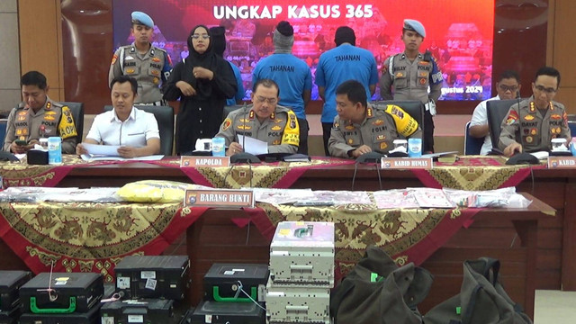 Dua oknum polisi yang berdinas di Ditsamapta Polda Sumatera Barat (Sumbar) terlibat dalam aksi perampokan mobil pengangkut uang untuk pengisian mesin ATM. Foto: Dok: Istimewa