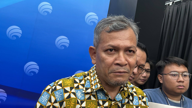 Jaksa Rizal Ramdhani OJK Sebut Pelaku Judol Tak Bisa Ajukan Kredit ke Bank | kumparan.com
