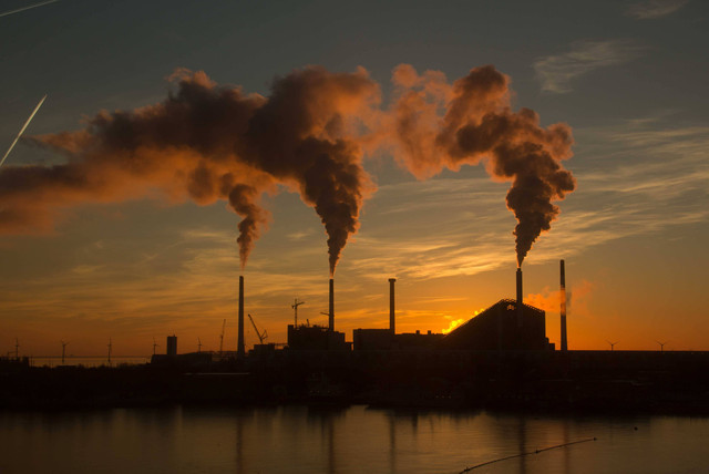 ilustrasi smelter. sumber: freepik.com