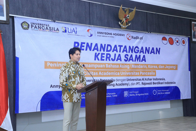 Fero Walandouw jadi Komisaris dan Brand Ambassador Annyeong Academy. Foto: Dok: Istimewa 