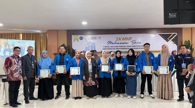 Masa Orientasi Maba FISIP Unismuh: Penghargaan untuk Mahasiswa dan Dosen Favorit