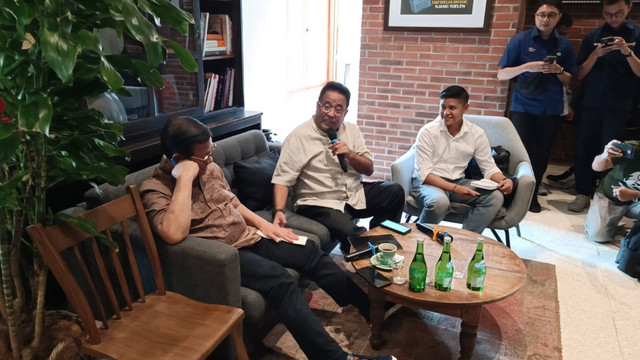 Bacagub Jakarta Pramono Anung dan Bacawagub Rano Karno menyampaikan paparannya dalam kegiatan Gathering dengan Media di Menteng, Jakarta Pusat, Sabtu (7/9/2024).  Foto: Fadlan Nuril Fahmi/kumparan