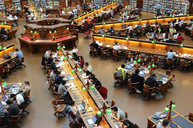 tugas pranata laboratorium pendidikan. Foto hanya ilustrasi. Sumber: Pexels