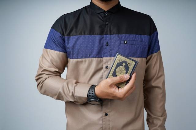 Doa Tahajud dan Hajat. Foto hanya ilustrasi. Sumber foto: Unsplash/Fadkhera