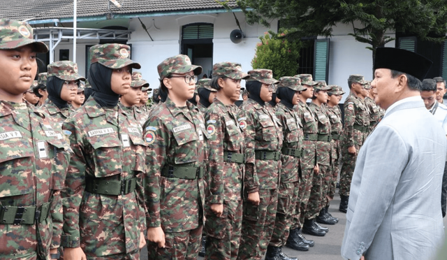 Menhan Prabowo Subianto mengunjungi Satdik B SMA Taruna Nusantara Terintegrasi Magelang, 29/8/2024. Foto: Dok. SMA Taruna Nusantara
