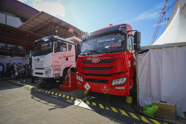 Kendaraan alat berat ditampilkan di Pameran Mining Indonesia 2024 di JIExpo Kemayoran, Jakarta, Rabu (11/9/2024). Foto: Iqbal Firdaus/kumparan