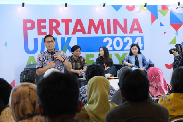 Pertamina New UMK Academy 2024 meraih penghargaan dari Marketeers Editor’s Choice untuk kategori SME Enabler Program of The Year. Foto: dok. Pertamina