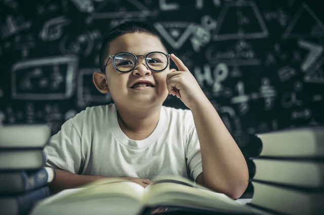 https://www.freepik.com/free-photo/boys-with-glasses-write-books-think-classroom_10039059.htm#fromView=image_search_similar&page=1&position=13&uuid=b52576e2-37e2-4284-a504-1a50fddcbf1a