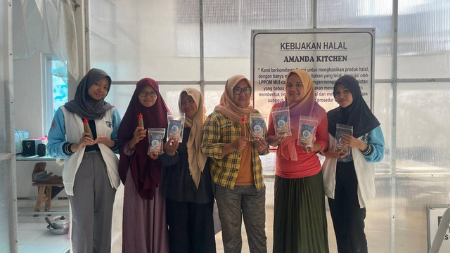 Mahasiswa KKN Undip ajak UMKM Gempolsewu Ciptakan Stik Tulang Ikan Zero Waste