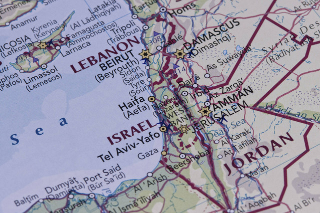 Ilustrasi peta antara Israel dan Lebanon. Foto: Below the Sky/Shutterstock