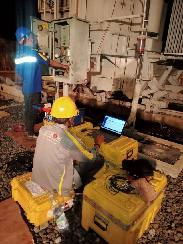 Proses pengujian transformator. (Dokumentasi Pribadi)