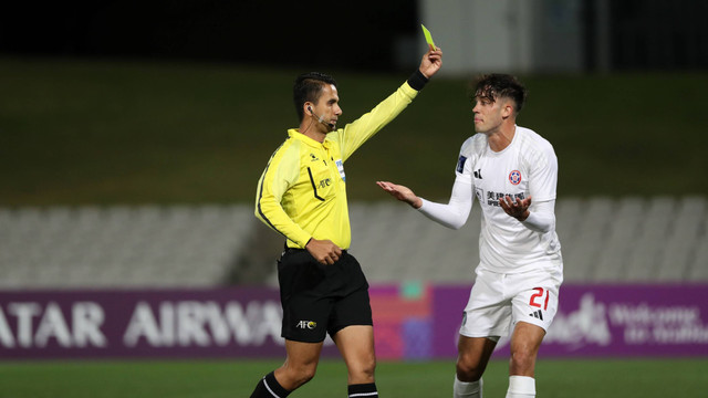 Thoriq Munir Alkatiri sebagai wasit utama di pertandingan AFC Champions League Two 2024. Foto: Dok. Website PSSI