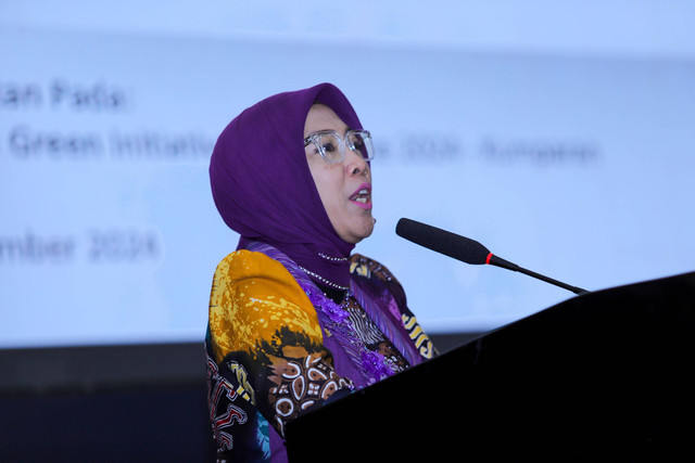 Direktur Jenderal Energi Baru, Terbarukan dan Konservasi Energi Kementerian ESDM Eniya Listiani Dewi menyampaikan sambutan pada acara kumparan Green Initiative Conference 2024 di Hotel Borobudur, Jakarta, Selasa (24/9/2024). Foto: Jamal Ramadhan/kumparan
