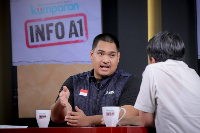 Menpora, Dito Ariotedjo menjadi narasumber dalam program Info A1 kumparan. Foto: Jamal Ramadhan/kumparan