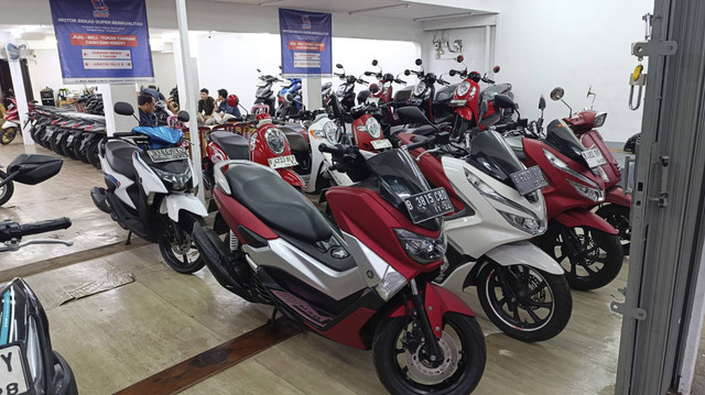 Stok motor bekas di showroom Super Motor, Jakarta Selatan. Foto: Fitra Andrianto/kumparan