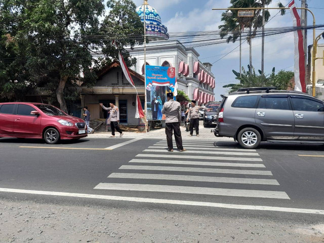 Pengamanan Kegiatan Shalat Jumat Oleh Jajaran Polres Tulungagung