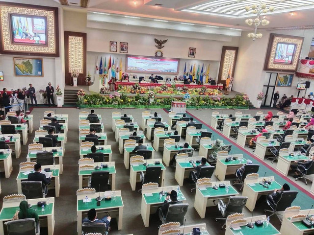 Rapat paripurna DPRD Lampung | Foto : Eka Febriani / Lampung Geh