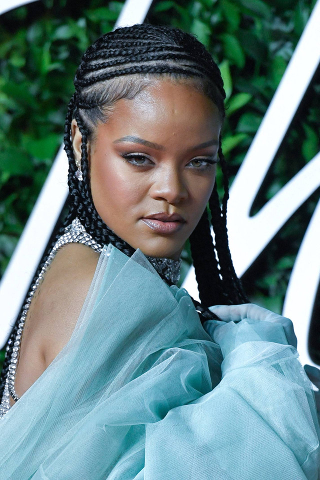 Rihanna menghadiri Fashion Awards 2019 di Royal Albert Hall di London, Inggris. Foto: Aurore Marechal/ABACAPRESS.COM via REUTERS