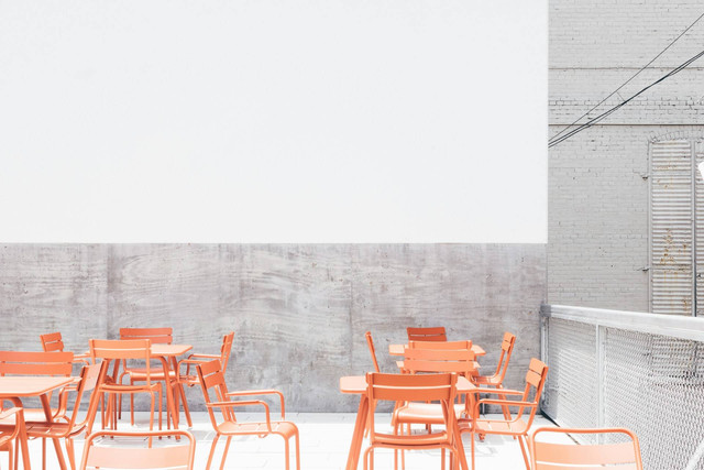 Cafe Rooftop di Palembang. Foto hanya ilustrasi, bukan tempat sebenarnya. Sumber: unsplash.com/Khara Woods.