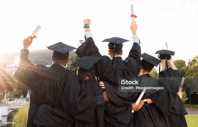 https://www.istockphoto.com/id/foto/wisuda