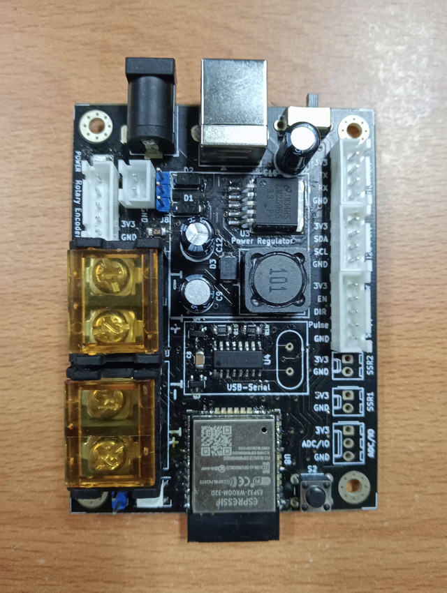 Rangkaian PCB dengan beberapa komponen di dalamnya. Sumber : Dokumen Pribadi