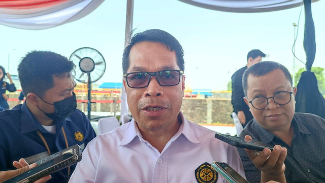Direktur Perencanaan dan Pembangunan Infrastruktur Minyak dan Gas Bumi Kementerian ESDM, Laode Sulaeman, saat ditemui di Kawasan Industri Terpadu Batang Senin (30/9/2024). Foto: Fariza/kumparan