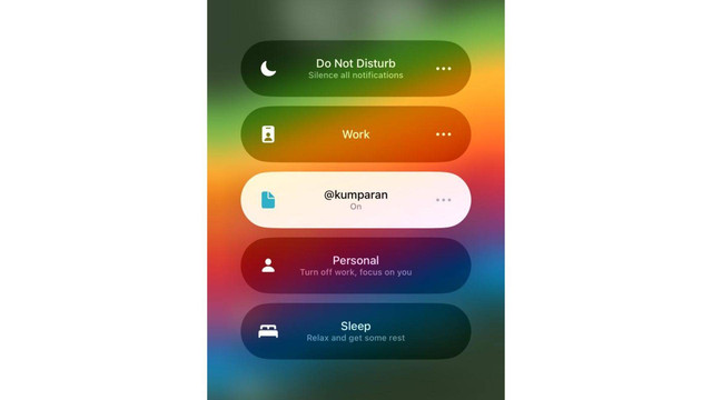 Ilustrasi cara mengubah nama iPhone di lock screen. Foto: Screenshot iPhone