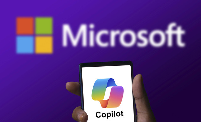 ilustrasi Microsoft Copilot. Foto: Mojahid Mottakin/Shutterstock