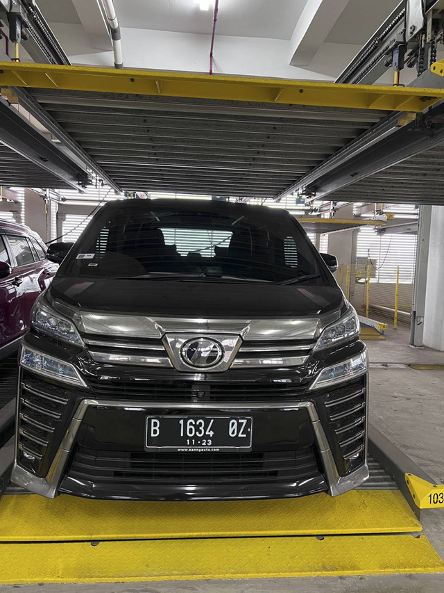 Toyota Vellfire yang dihibahkan KPK kepada Pemkab Lampung Selatan, Kamis (3/10/2024). Foto: Dok. KPK