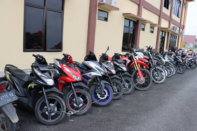 21 sepeda motor hasil curian yang diamankan Polres Pringsewu. | Foto: Dok Humas Polres Pringsewu