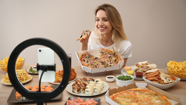 Ilustrasi influencer kuliner. Foto: Shutterstock