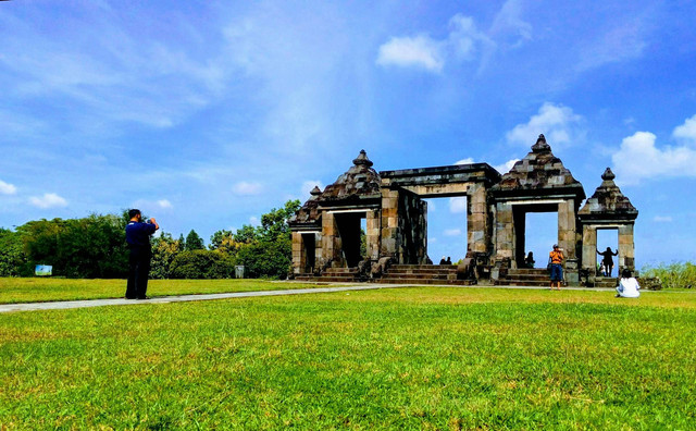 Tempat Wisata di Trowulan. Foto hanya ilustrasi bukan tempat sebenarnya. Sumber foto: Unsplash-Lukas Fitria Adi Setiawan