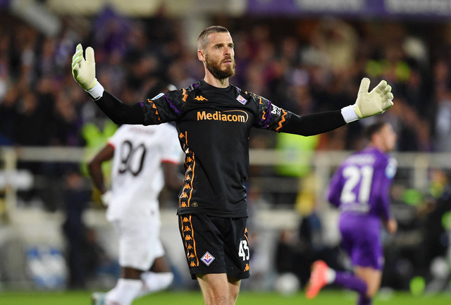 David de Gea saat Fiorentina vs AC Milan dalam laga pekan ketujuh Liga Italia 2024/25 di Stadion Artemio Franchi, Senin (7/10) dini hari WIB. Foto: REUTERS/Jennifer Lorenzini