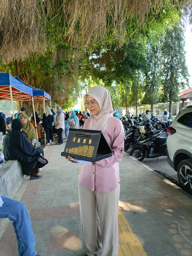Gambar saat menawarkan produk Cicil Emas
