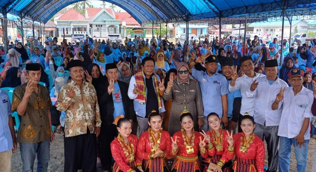 Calon Wakil Gubernur Sultra, Hugua saat menggelar kampanye di Buton Tengah.