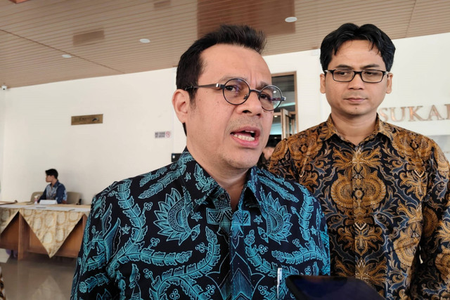 Wamenkominfo Nezar Patria menjawab pertanyaan wartawan saat ditemui di MM UGM, DI Yogyakarta, Jumat (11/10/2024). Foto: Arfiansyah Panji Purnandaru/kumparan