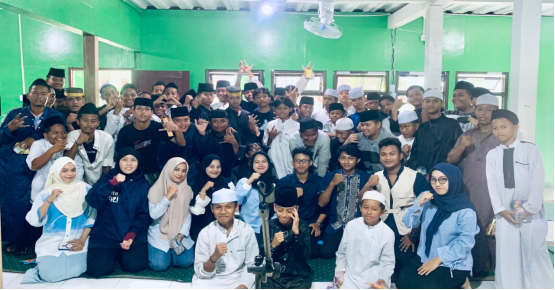 Foto Bersama Kegiatan Sosialisasi Anti Bullying dan Bahaya Merokok di MTS Pesantren Ilmu Qur’an Kabupaten Kutai Timur.