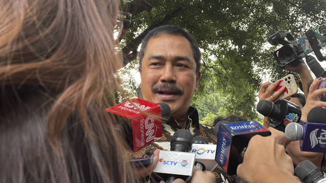 Agus Andrianto usai mendatangi kediaman Prabowo Subianto di Kertanegara 4, Jakarta, Senin (14/10/2024). Foto: Fadhil Pramudya/kumparan