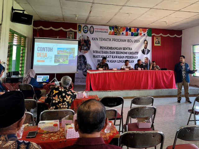Pemaparan potensi Desa Wisata Daleman oleh Tim KKN Tematik PPM Klaten Universitas Diponegoro 2024. Sumber : Dokumentasi pribadi