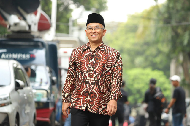 Atip Latipulhayat mendatangi kediaman Presiden terpilih Prabowo Subianto di Jalan Kertanegara, Jakarta Selatan, Selasa (15/10/2024). Foto: Iqbal Firdaus/kumparan
