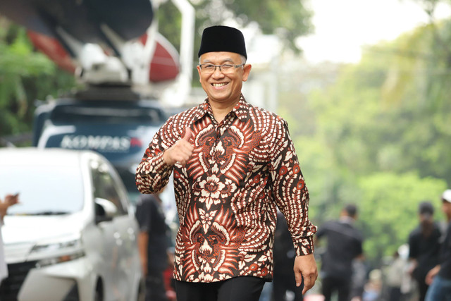 Atip Latipulhayat mendatangi kediaman Presiden terpilih Prabowo Subianto di Jalan Kertanegara, Jakarta Selatan, Selasa (15/10/2024). Foto: Iqbal Firdaus/kumparan