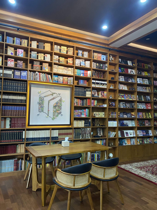 Kantor dan perpustakaan Shira Media di Sleman, Yogyakarta.