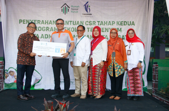 Penyaluran bantuan CSR PT. TGI Kepada Walikota Kota Administrasi Jakarta Pusat